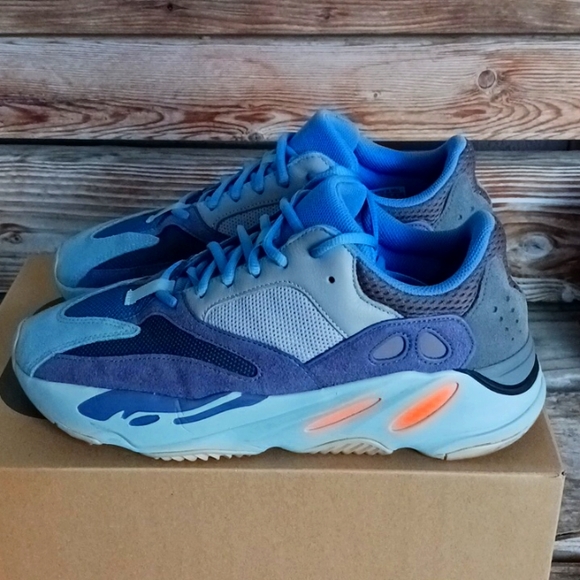 Yeezy 700 carbon blue 2019 - Picture 8 of 15